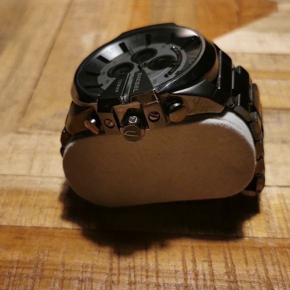 Diesel men's stylish watch. - Picture 3 of 3